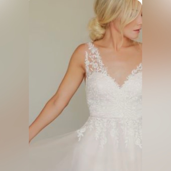 NWT Jenny Yoo Savannah Bridal Gown in Ivory. Size 14. - Picture 5 of 14